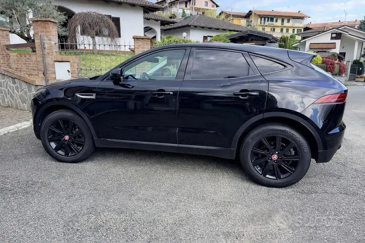 Usata Jaguar E-Pace 150 CV (110 kW) 2019 Nero SUV