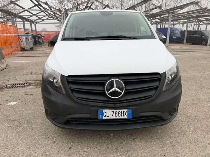 Bianco Usata 2022 Mercedes Vito Furgone | 15.200 € - Immagine 1/4