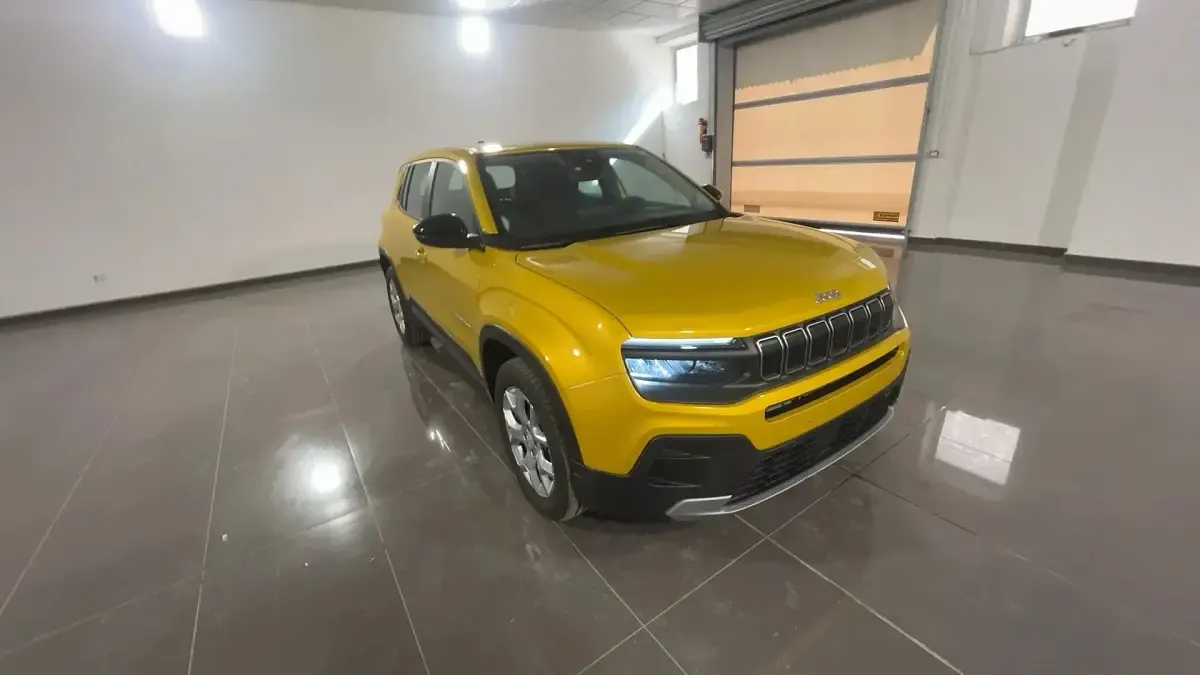 Usata Jeep Avenger Altitude 101 CV (74 kW) 2024 Rosso SUV