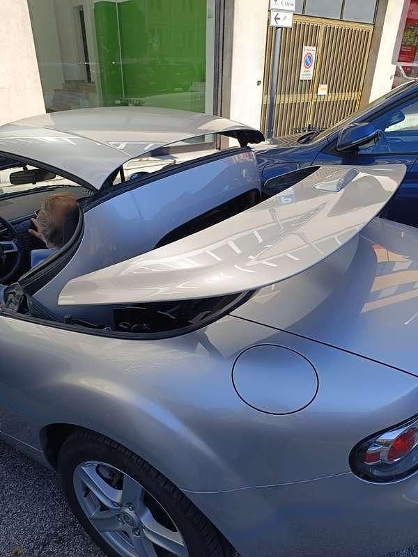 Usata Mazda MX5 126 CV (92 kW) 2007 Argento Cabrio