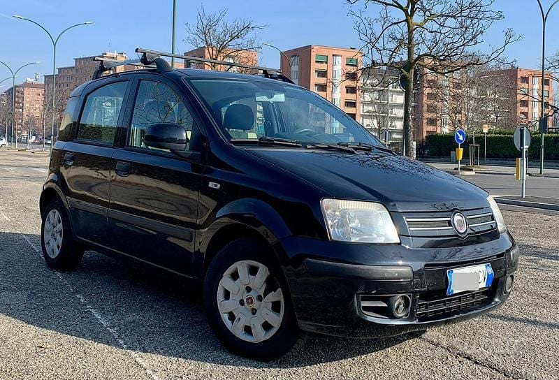 Nero Usata 2010 Fiat Panda Dynamic Utilitaria | 2500 € - Immagine 1/4