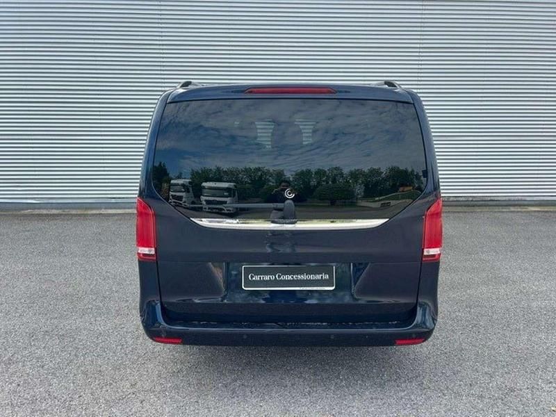 Usata Mercedes V300 239 CV (175 kW) 2019 Blu cavansite Monovolume