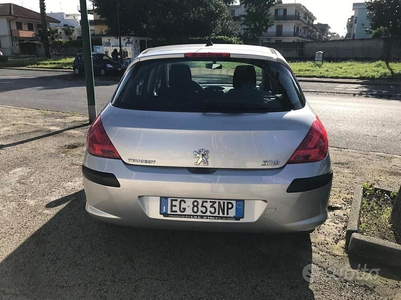 Usata Peugeot 308 Active 93 CV (68 kW) 2011 Grigio Berlina