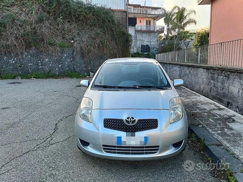 Usata Toyota Yaris 2007 Grigio Utilitaria