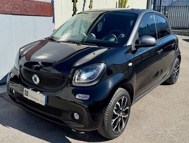 Usata Smart ForFour 70 CV (51 kW) 2017 Nero Utilitaria