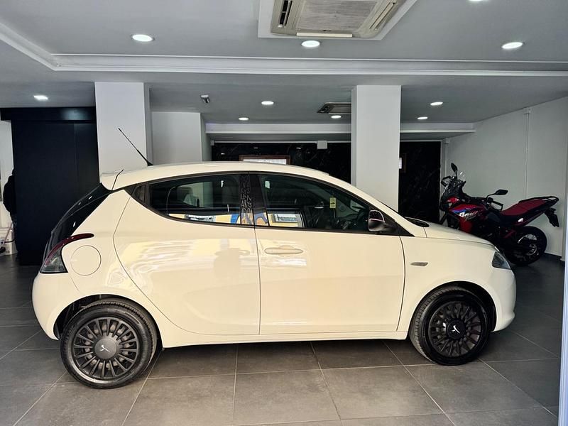 Usata Lancia Ypsilon S 95 CV (69 kW) 2013 Bianco Utilitaria