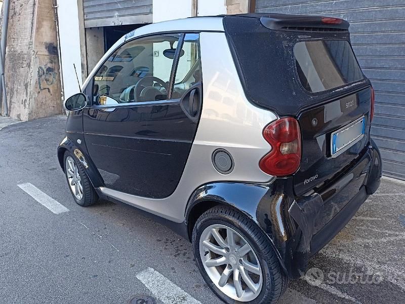 Usata Smart ForTwo Cabrio 41 CV (30 kW) 2004 Nero Cabrio