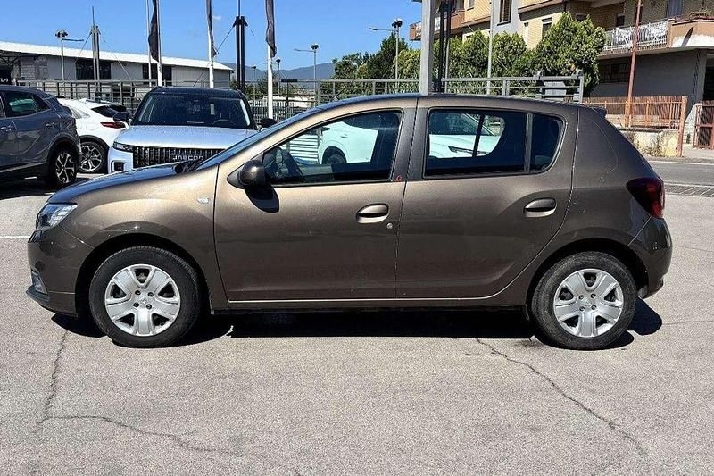 Usata Dacia Sandero Comfort 75 CV (55 kW) 2020 Bronzo(met.) Utilitaria