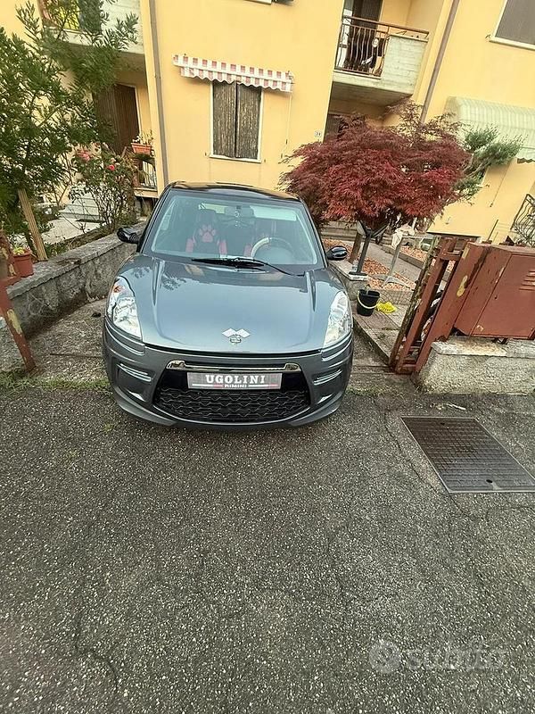 Nero Usata 2014 Ligier JS50 Due volumi | 5500 € (Buon prezzo) - Immagine 1/4