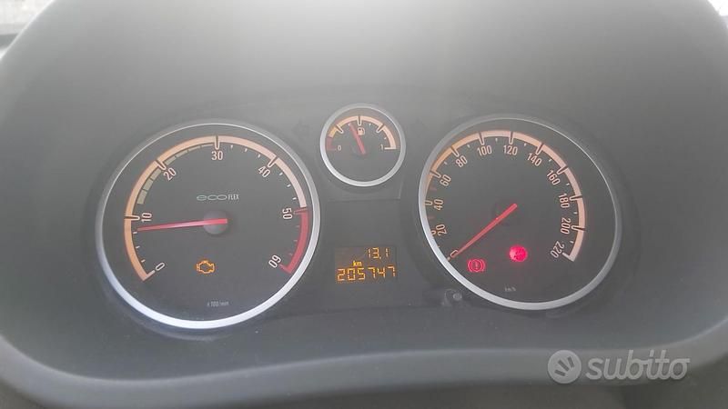 Usata Opel Corsa 75 CV (55 kW) 2008 Grigio Utilitaria