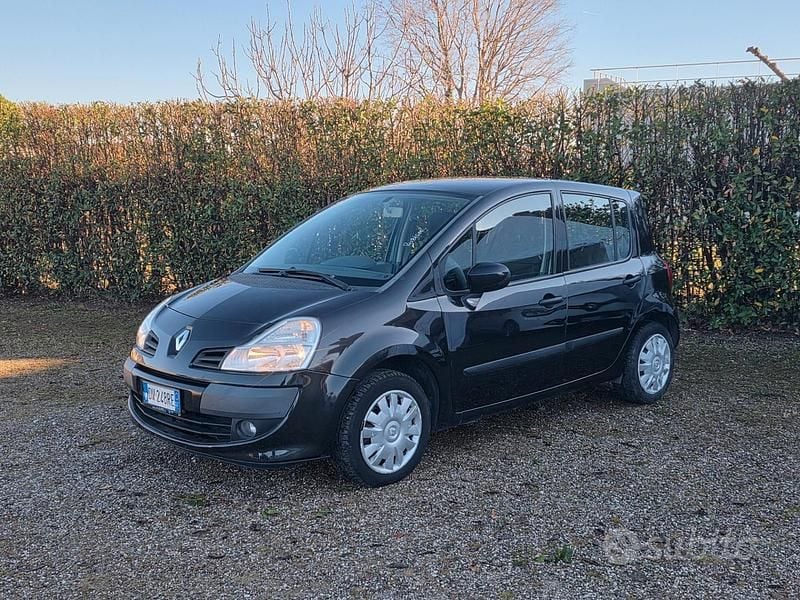 Nero Usata 2010 Renault Modus Dynamique Monovolume | 1990 € (Super prezzo) - Immagine 1/4