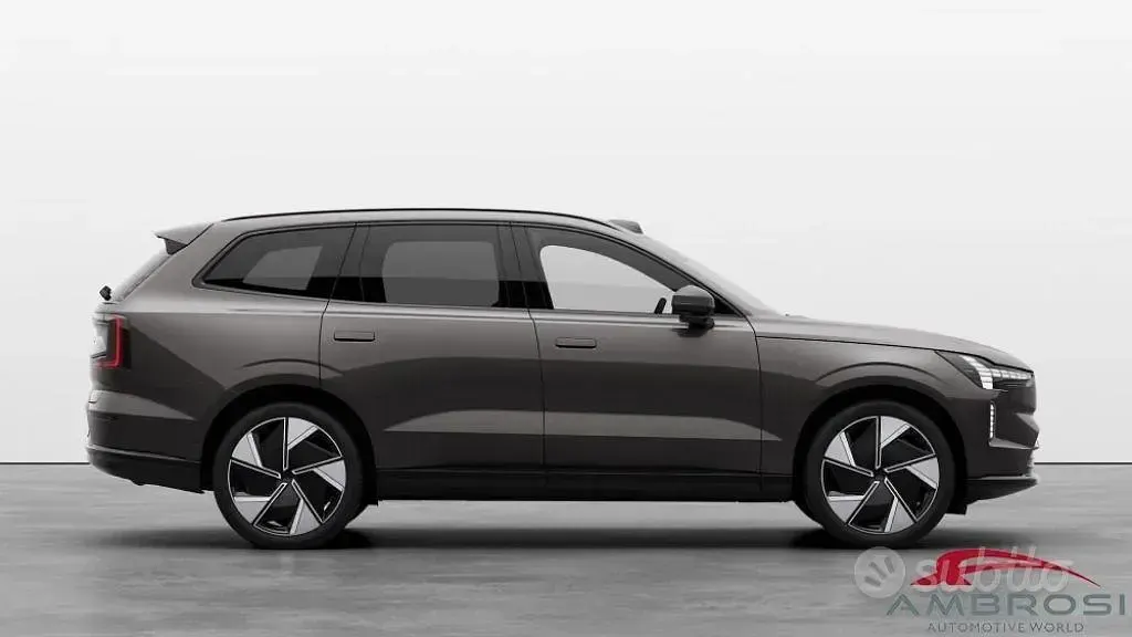 Nuova Volvo EX90 Standard 141 kW (192 CV) 2026 Grigio SUV