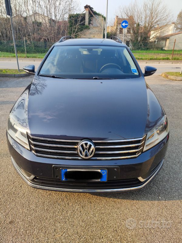 Usata VW Passat 140 CV (102 kW) 2011 Blu Station wagon