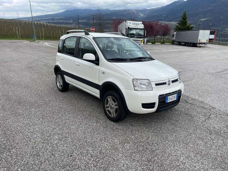 Usato 2012 Fiat Panda 4x4 1.2 Diesel 75 CV (7.200 €)