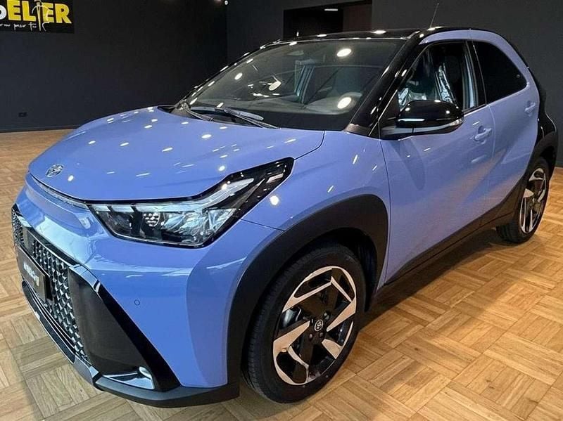 Lavander & black Nuova 2026 Toyota Aygo X SUV | 18.900 € - Immagine 1/4