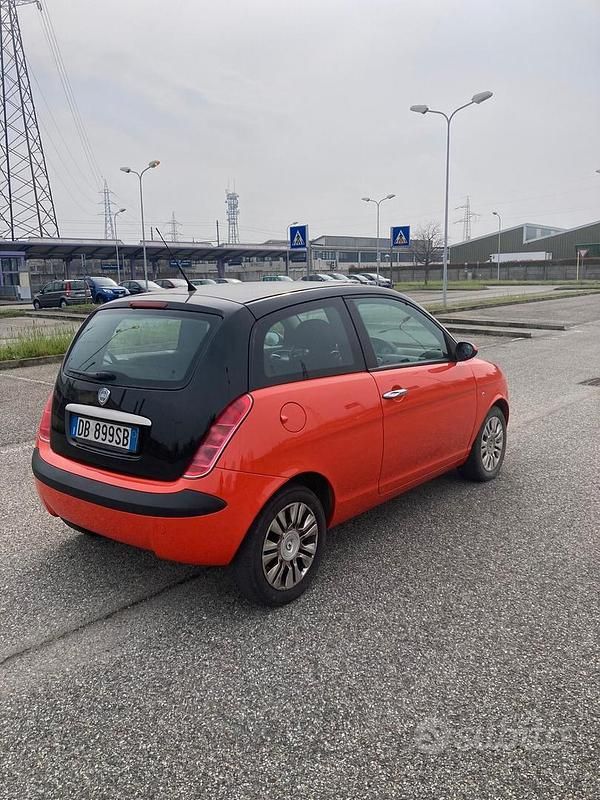 Usata Lancia Ypsilon 80 CV (58 kW) 2006 Arancione Utilitaria