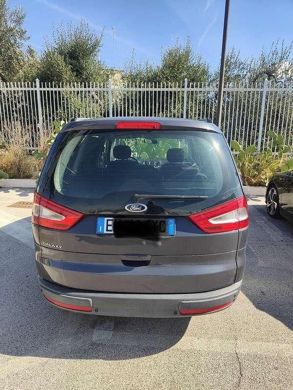 Usata Ford Galaxy Titanium 163 CV (119 kW) 2011 Grigio Monovolume