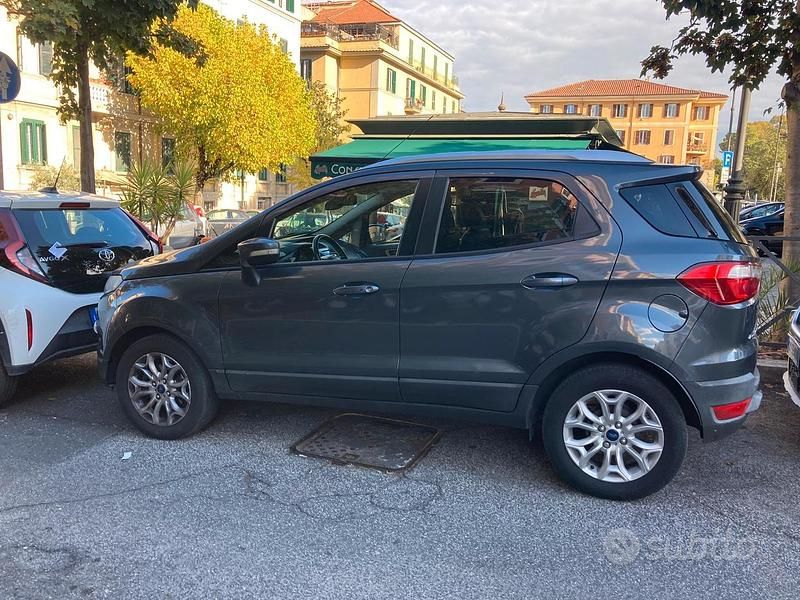 Usado Ford Ecosport 90 HP (66 kW) 2018 Cinzento SUV