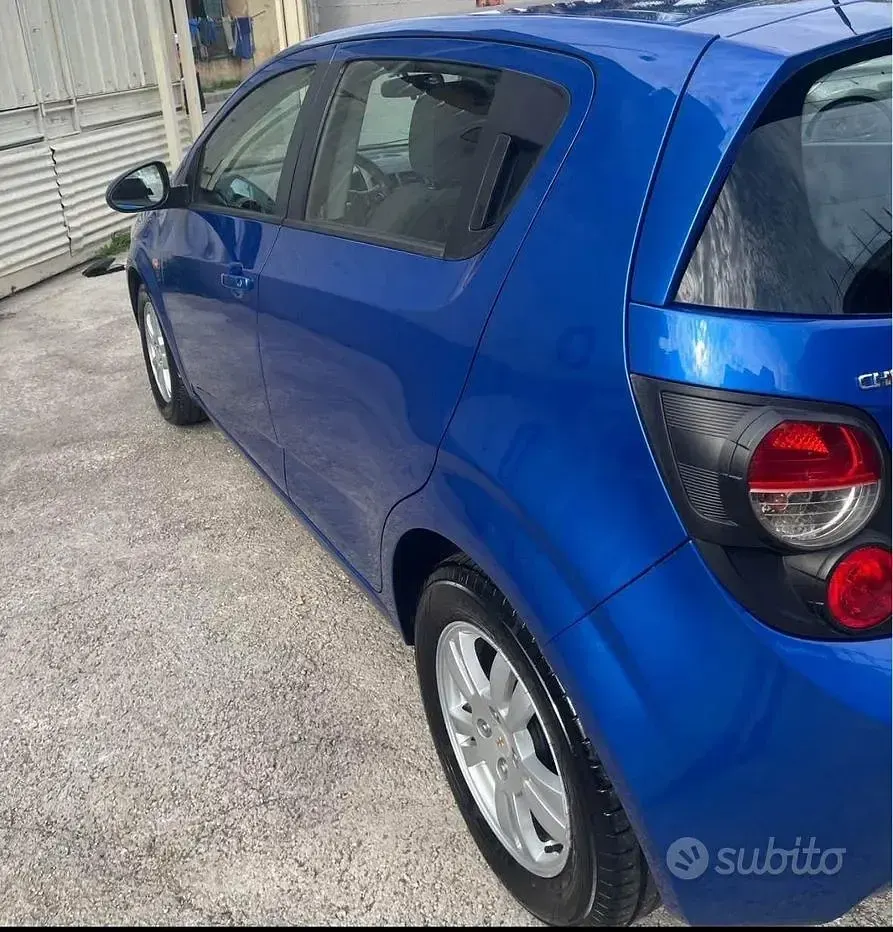 Usata Chevrolet Aveo LS 84 CV (61 kW) 2012 Bluazzurro Berlina