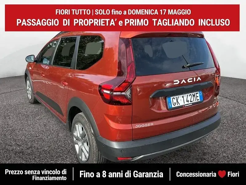 Occasion Dacia Jogger Expression 101 ch (74 kW) 2023 Terracotta Monospace