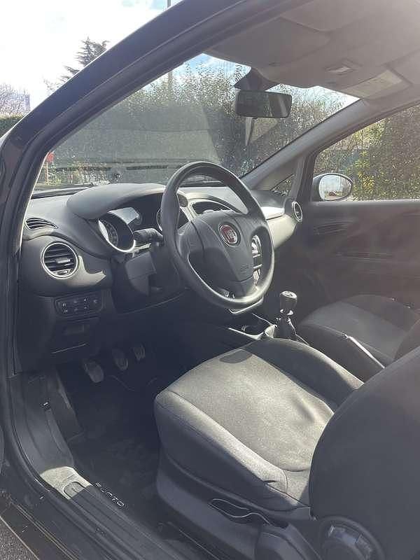 Usata Fiat Punto Young 77 CV (56 kW) 2014 Nero Utilitaria