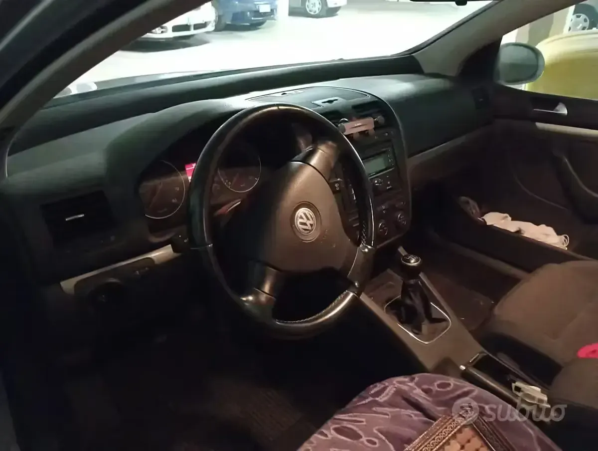 Begagnad VW Golf IV 115 HK (84 kW) 2005 Grå Sedan