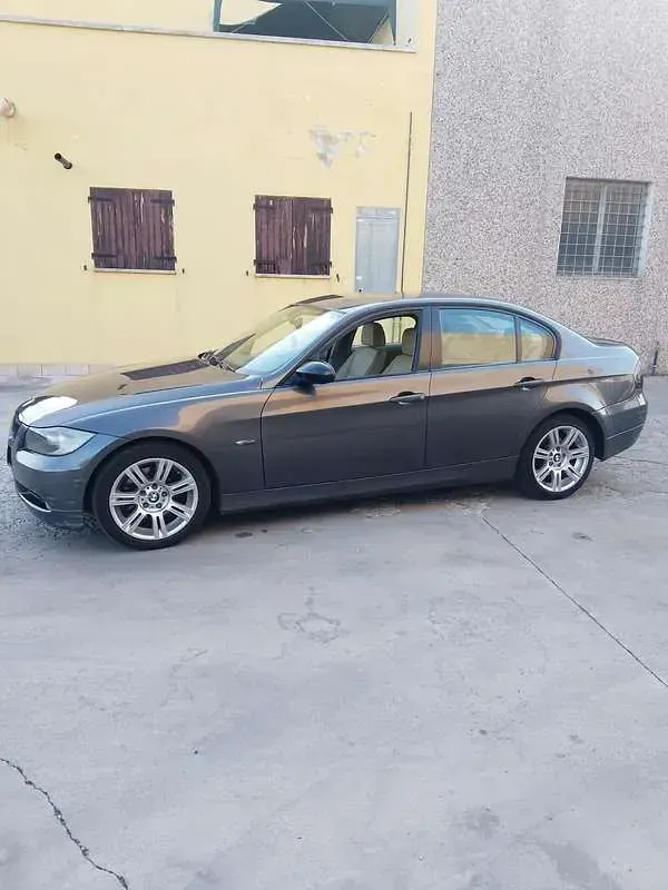 Usata BMW 320 177 CV (130 kW) 2008 Berlina