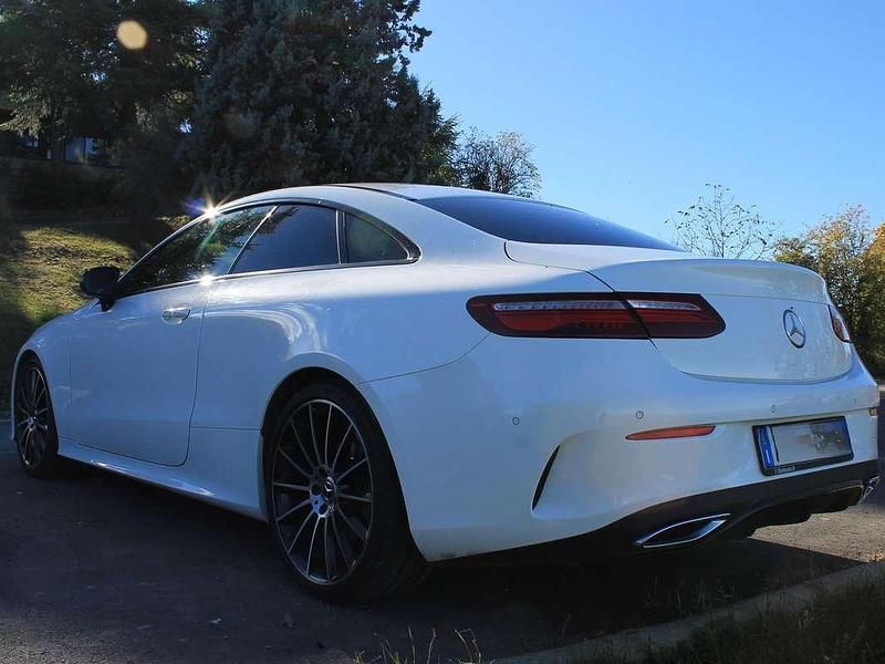 Usata Mercedes E220 AMG 194 CV (142 kW) 2017 Bianco Coupé