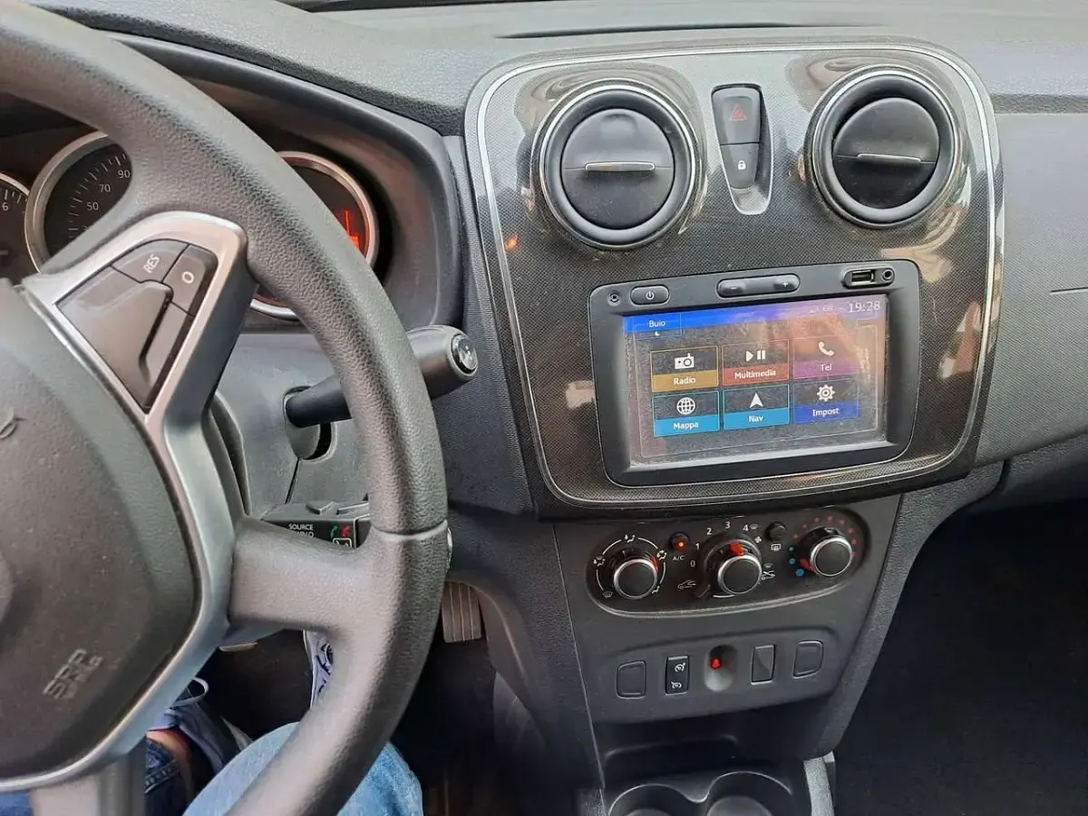Usata Dacia Sandero Lauréate 73 CV (53 kW) 2017 Blu/azzurro Berlina