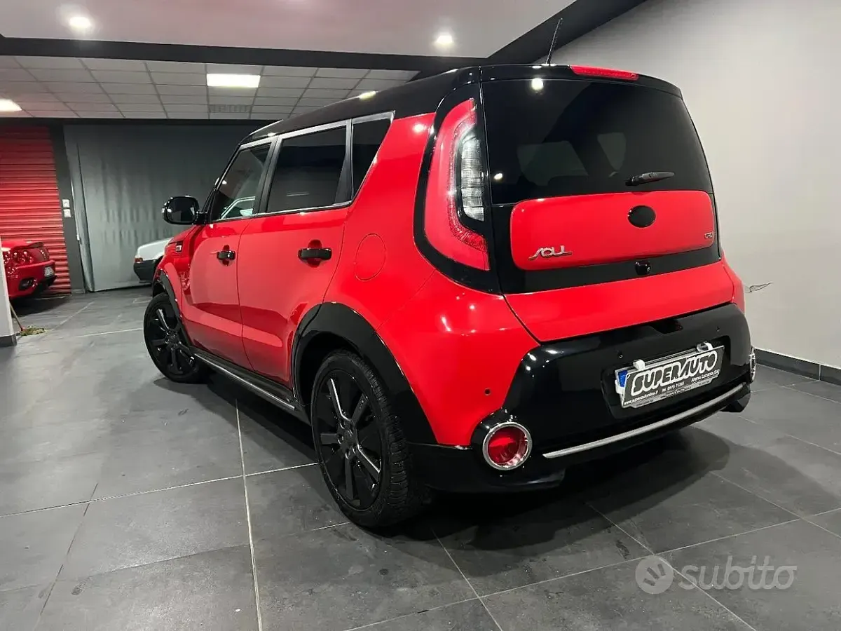 Usata Kia Soul 128 CV (94 kW) 2015 Rosso SUV