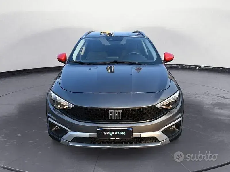 Usata Fiat Tipo Cross 131 CV (96 kW) 2023 Grigio Berlina