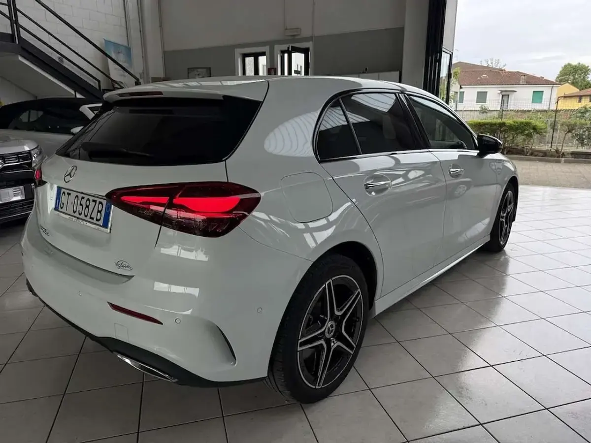 Usata Mercedes A250 AMG line 163 CV (119 kW) 2024 Bianco Berlina