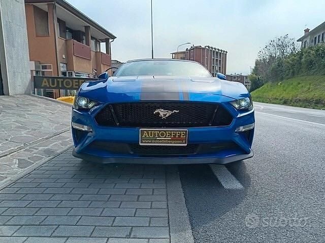 Usata Ford Mustang GT Convertible 450 CV (330 kW) 2021 Blu Cabrio