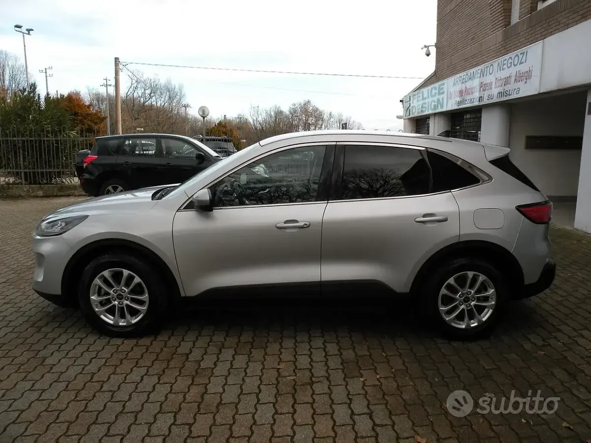 Usata Ford Kuga Titanium 120 CV (88 kW) 2020 Grigio SUV