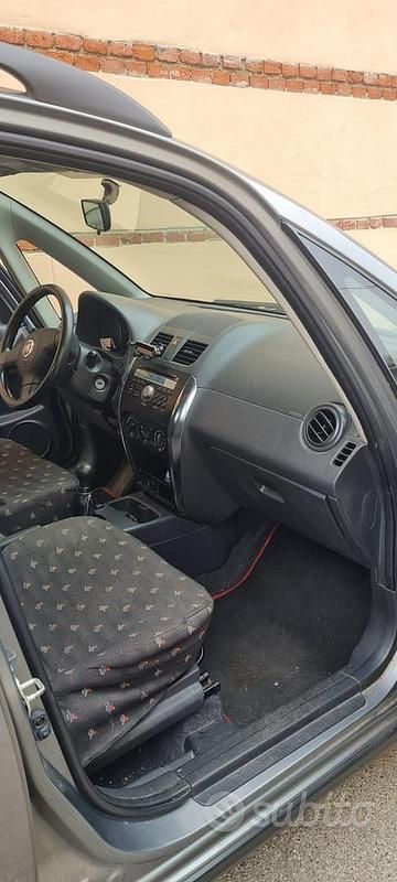 Usata Fiat Sedici 120 CV (88 kW) 2011 SUV