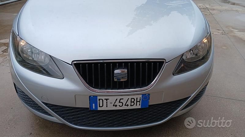 Usata Seat Ibiza 70 CV (51 kW) 2009 Grigio Berlina