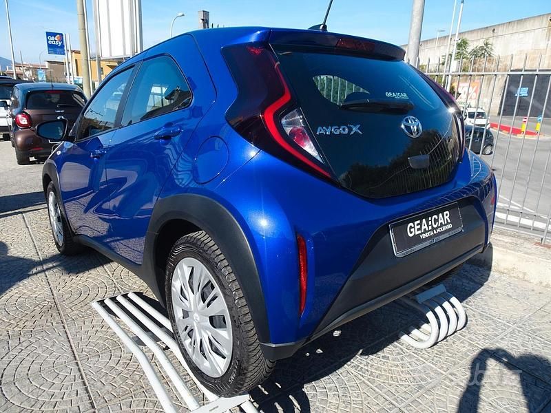 Usata Toyota Aygo X Lounge 72 CV (52 kW) 2023 Blu SUV