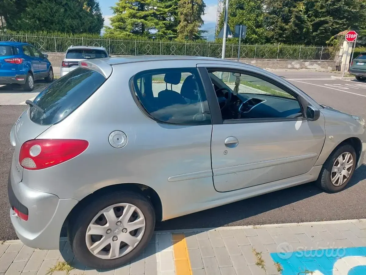 Usata Peugeot 206 60 CV (44 kW) 2011 Grigio Berlina