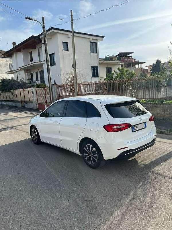 Usata Mercedes B180 Business 116 CV (85 kW) 2022 Utilitaria