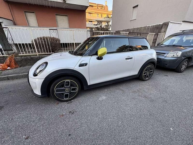 Usata Mini Cooper SE 75 kW (102 CV) 2023 Utilitaria