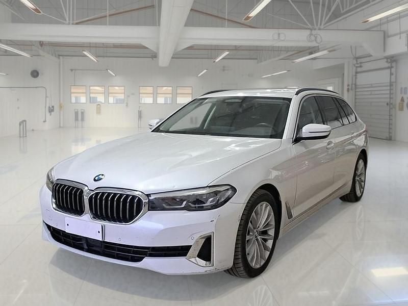 Bianco Usata 2021 BMW 520 Luxury Line Station wagon | 26.550 € (Buon prezzo) - Immagine 1/4