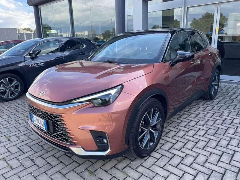 Nero Usata 2024 Lexus LBX SUV | 36.500 € (Cara) - Immagine 1/4