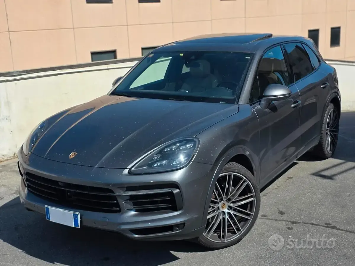 Usata Porsche Cayenne 340 CV (250 kW) 2020 Grigio SUV