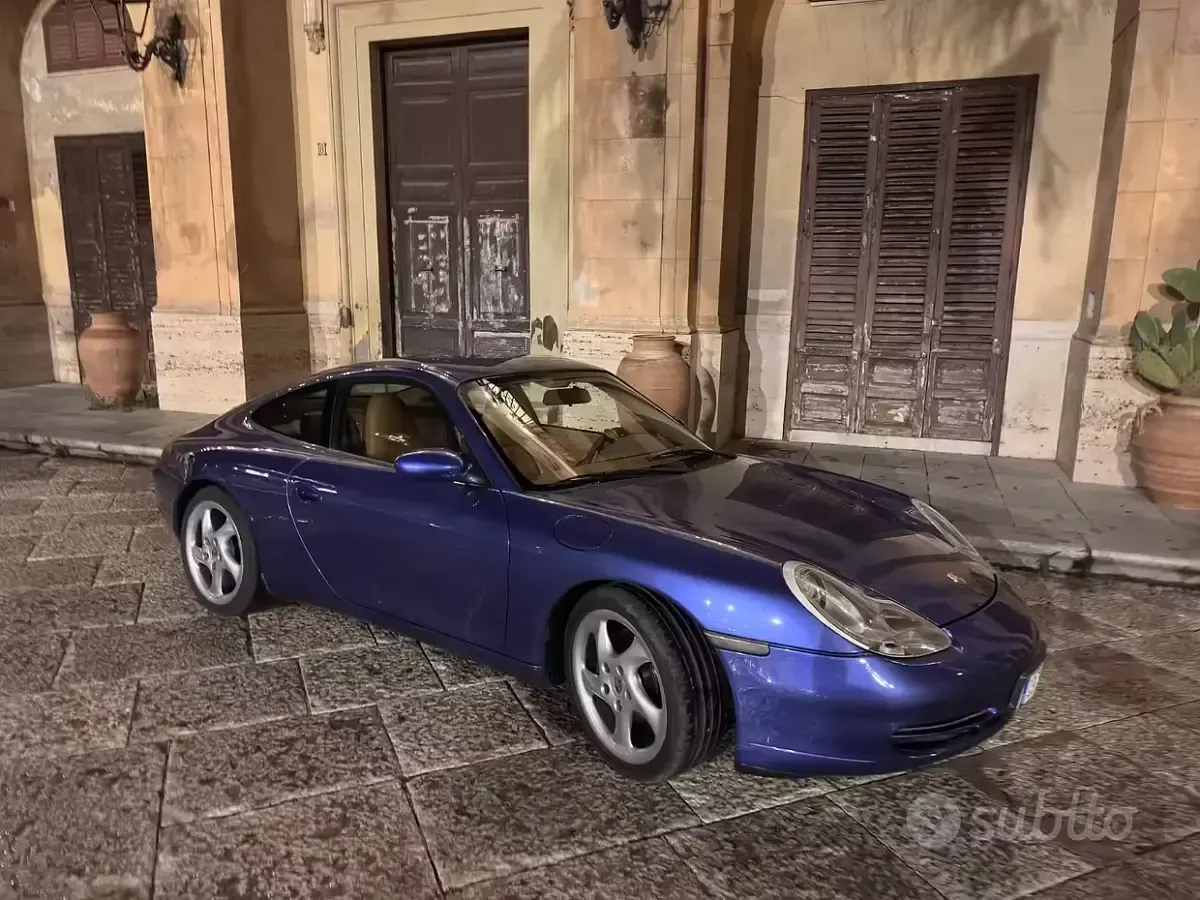 Usata Porsche 911 Carrera 300 CV (220 kW) 2000 Bluazzurro Coupé