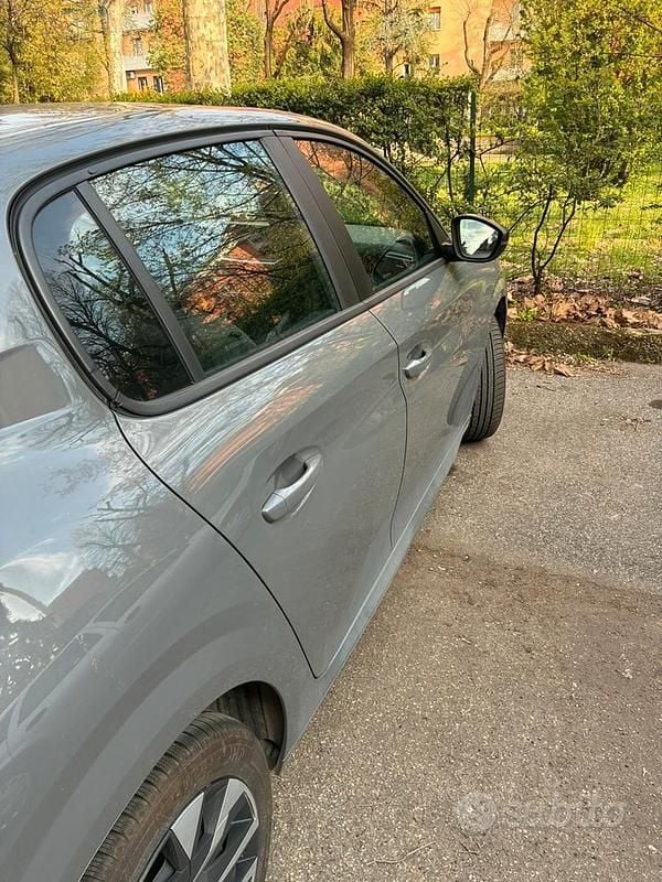 Usata Peugeot 208 Active 75 CV (55 kW) 2024 Grigio Utilitaria