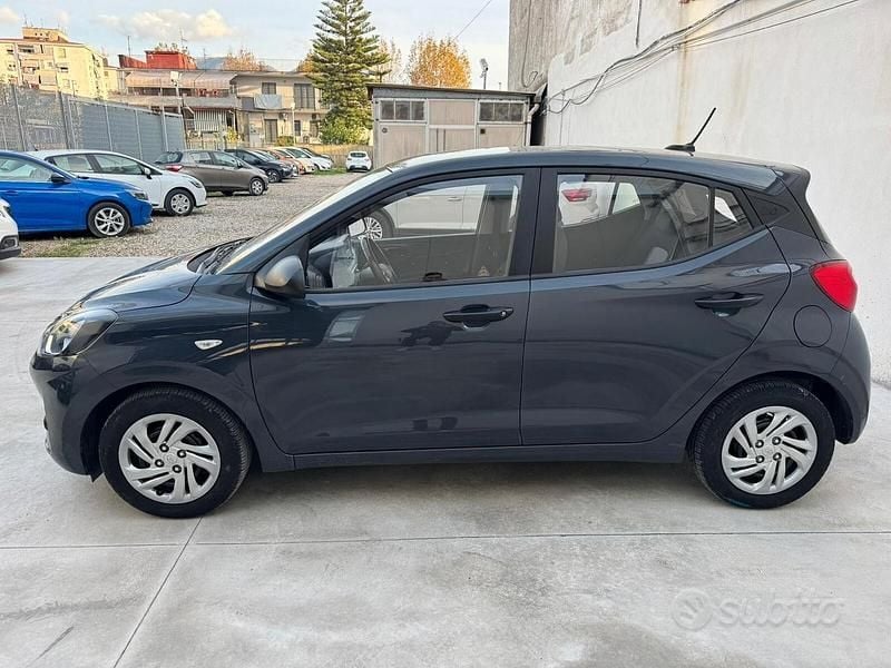 Usata Hyundai i10 Prime 67 CV (49 kW) 2022 Grigio Utilitaria