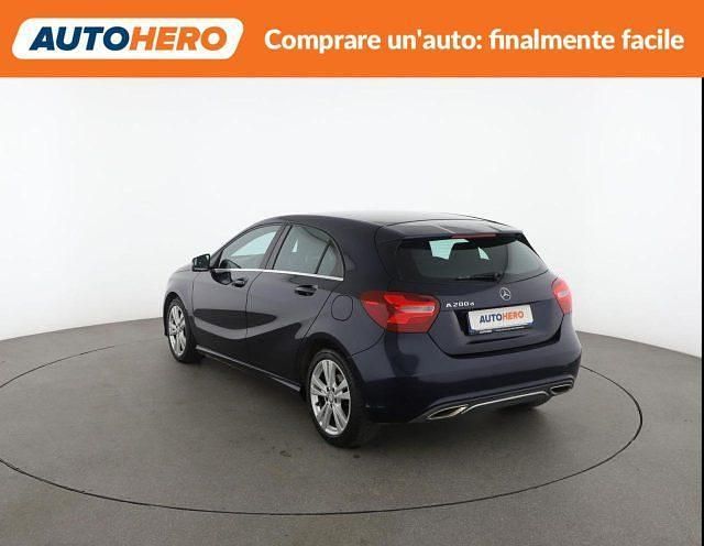 Usata Mercedes A200 135 CV (99 kW) 2017 Blu Berlina