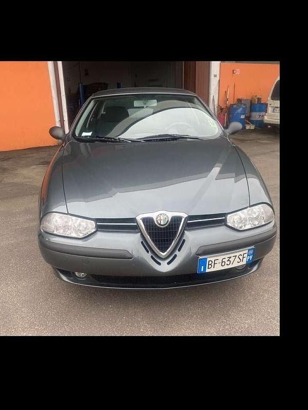 Grigio Usata 1999 Alfa Romeo 156 Tre volumi | 4999 € (Buon prezzo) - Immagine 1/4