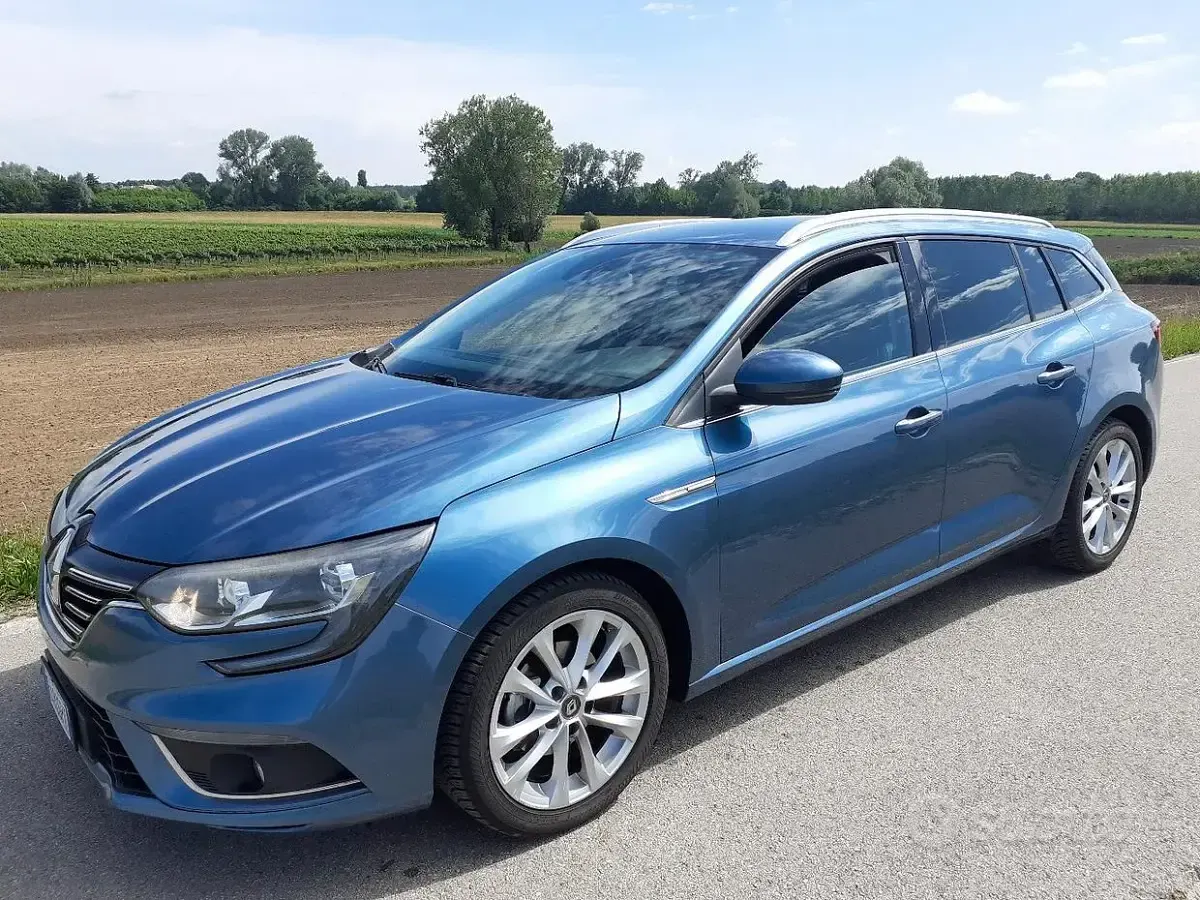 Usata Renault Mégane GrandTour Intens 110 CV (80 kW) 2017 Blu Station wagon