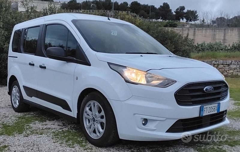Usata Ford Tourneo Connect Titanium 120 CV (88 kW) 2018 Bianco Monovolume